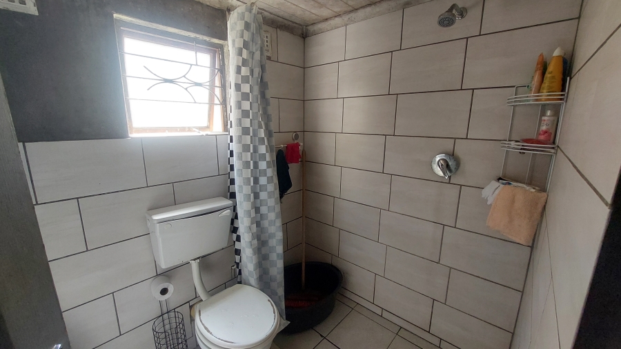 2 Bedroom Property for Sale in Park Village Western Cape